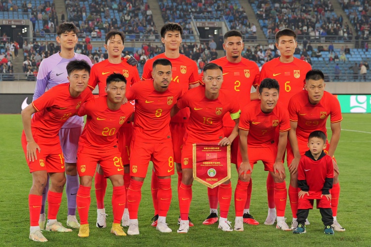 足球报:乌越之战节奏和强度高于中越之战,中乌之战演练价值大