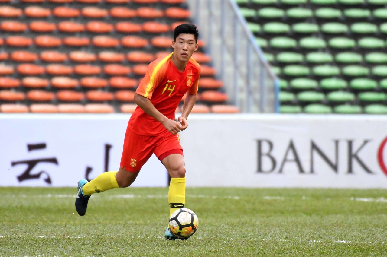 津媒:国足希望通过与乌兹热身检验防守强度,朱辰杰已加入合练
