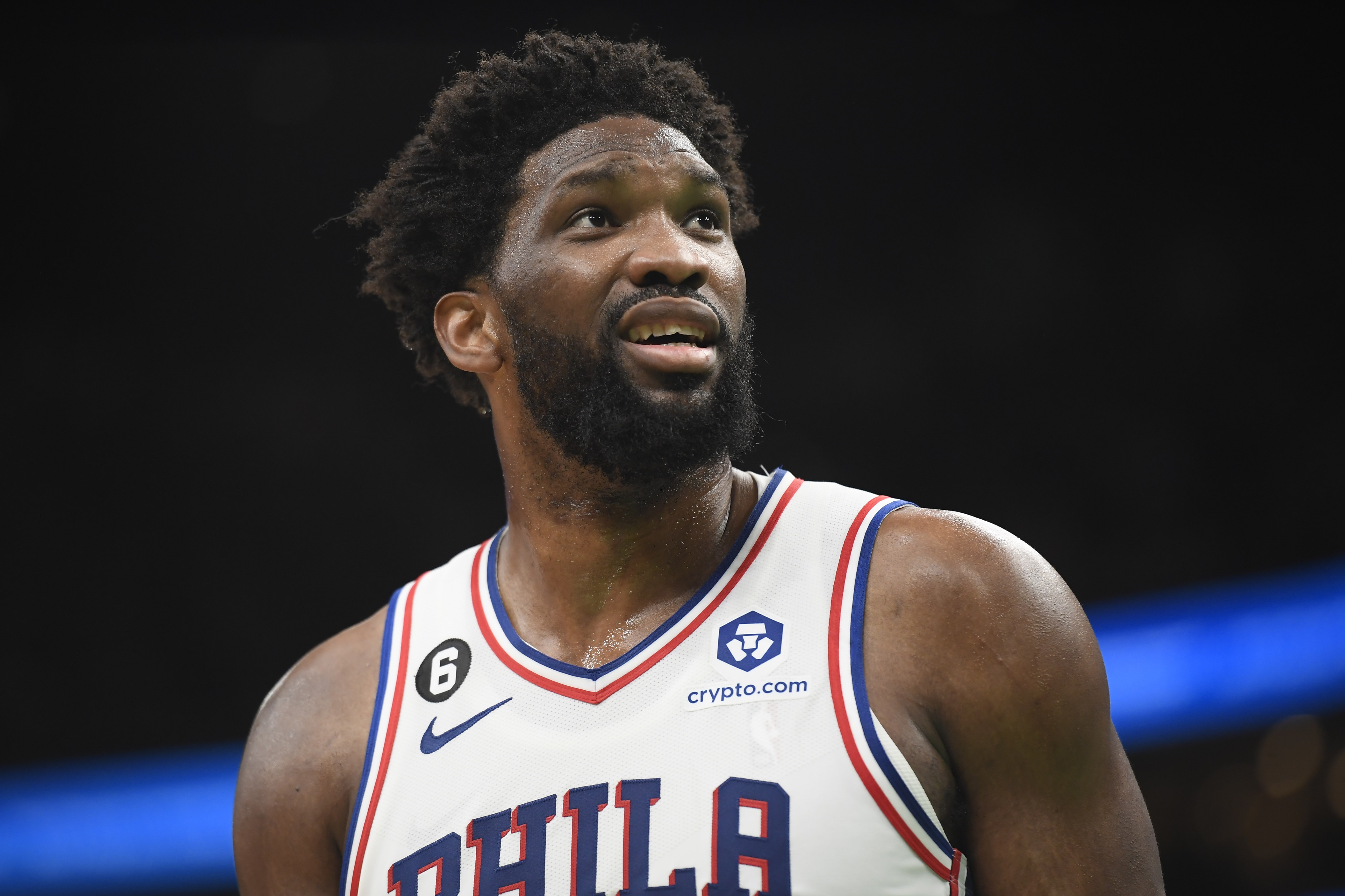 马克西称赞恩比德:这就是MVP 努力让所有队友参与到比赛