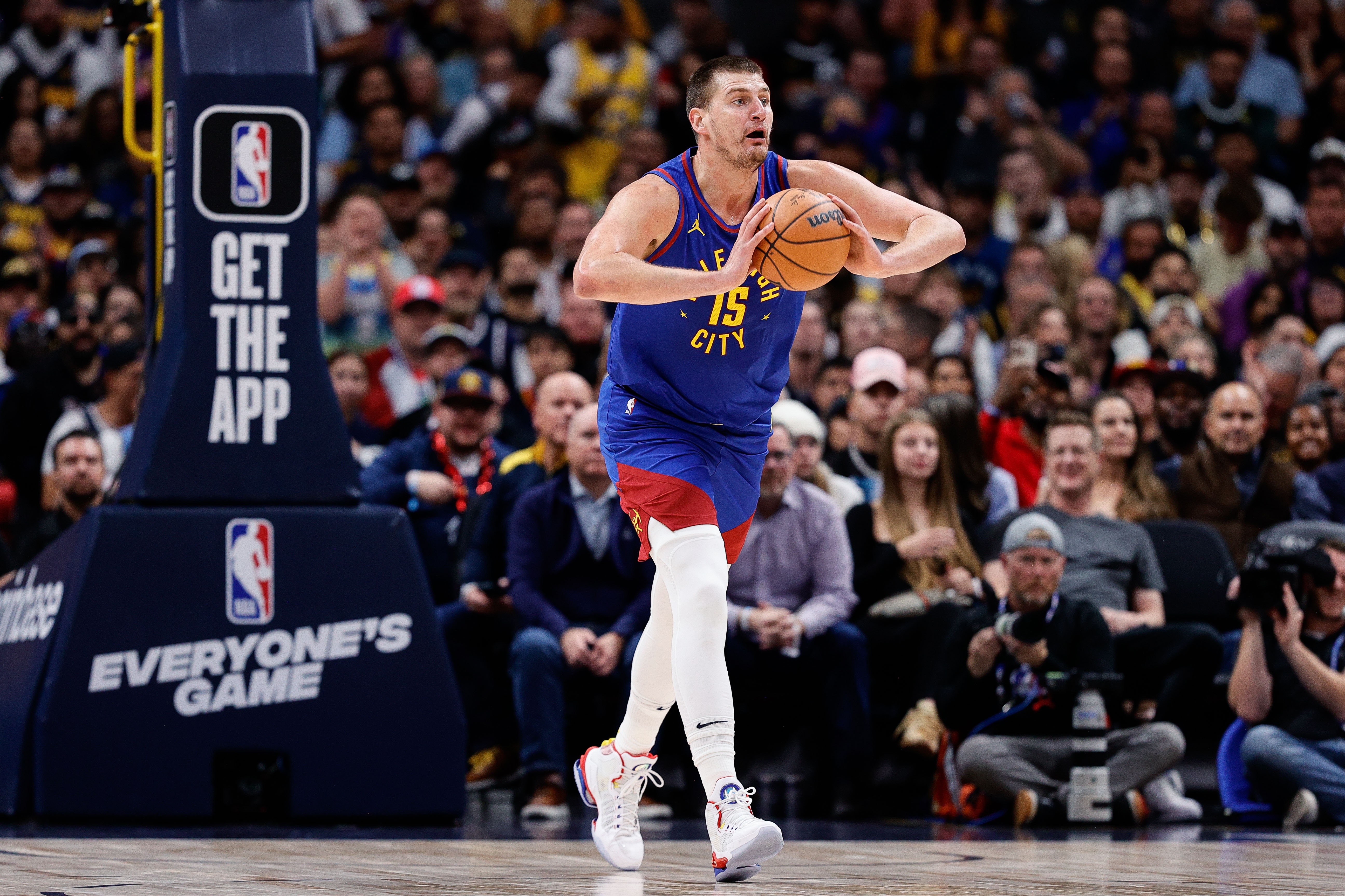 感觉都没怎么发力！约基奇目前总得分和总篮板均领跑NBA