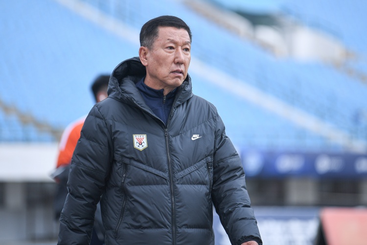 苗原:本场比赛山东泰山的内容不如之前,崔康熙的战术有些单一