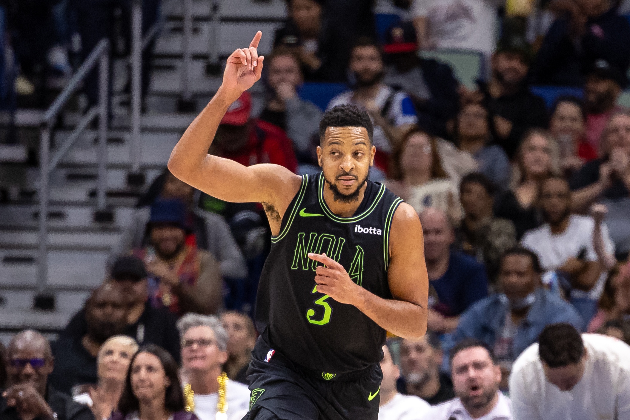 CJ:我们现在有机会去拉斯维加斯赚额外的钱 会好好把握