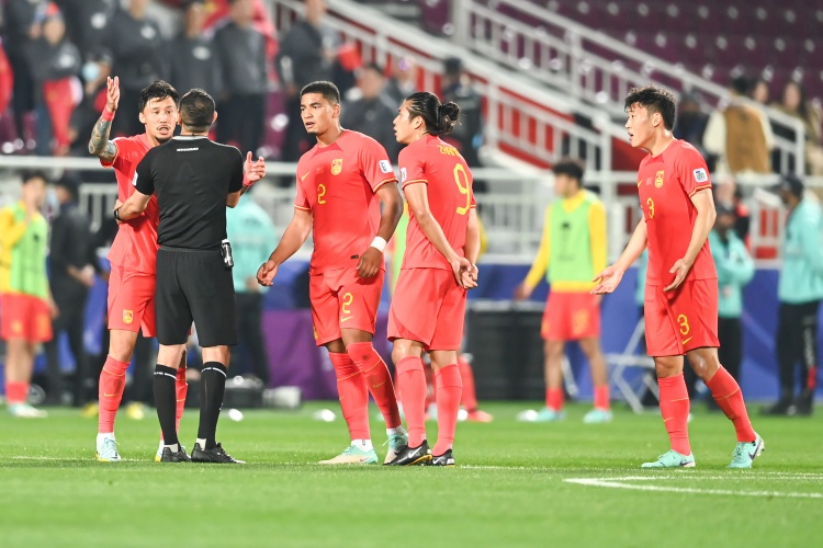 马德兴:国足亚洲杯一场未胜FIFA排名下降至第86位,已被巴林超越