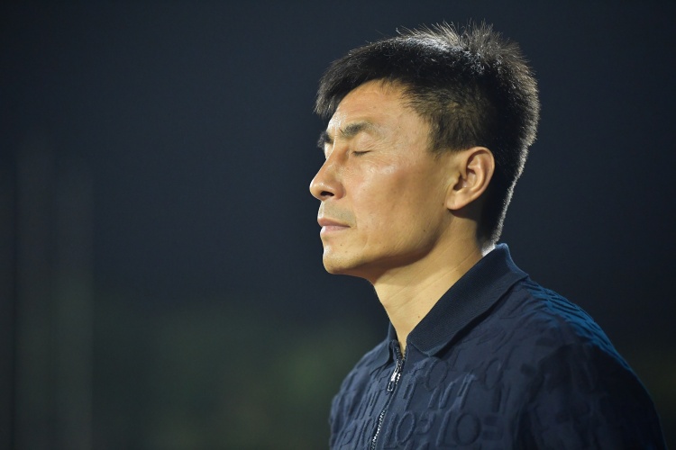 记者:李玮锋辞职后,青训梯队教练等成员可能也会离开河南