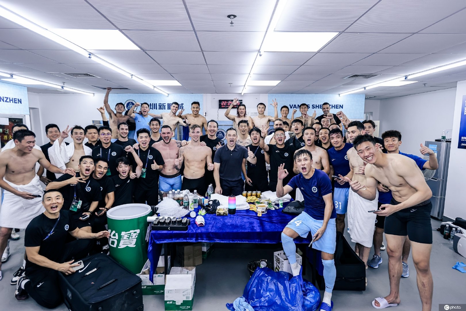 深圳新鹏城vs北京国安，久等了大家，赛后大合影来了                           
<p class=
