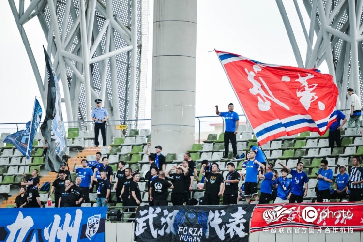 本赛季三镇的客场比赛全部结束,梅州凭借上半场的进球取得胜利